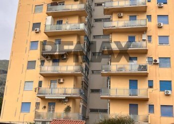 Edificio all\'aperto - Trilocale Viale Piazza Armerina
 
8, Palermo - foto 2