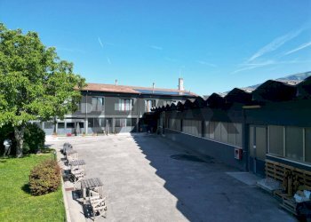 Edificio all\'aperto - Capannone Via San Giovanni
 
25, Valdobbiadene - foto 1