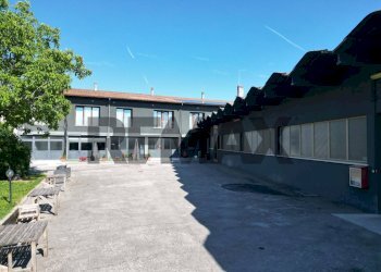 Edificio all\'aperto - Capannone Via San Giovanni
 
25, Valdobbiadene - foto 10