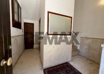 Hall / corridoio - Apartment Via Dante Alighieri
 
11, Ragusa - photo 12