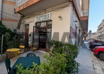 Edificio all\'aperto - Attività Commerciale via dante
102, Ragusa - foto 1