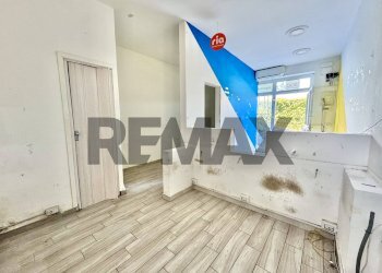 Stanza vuota - Commercial Premises Adda
3, Marano di Napoli - photo 4