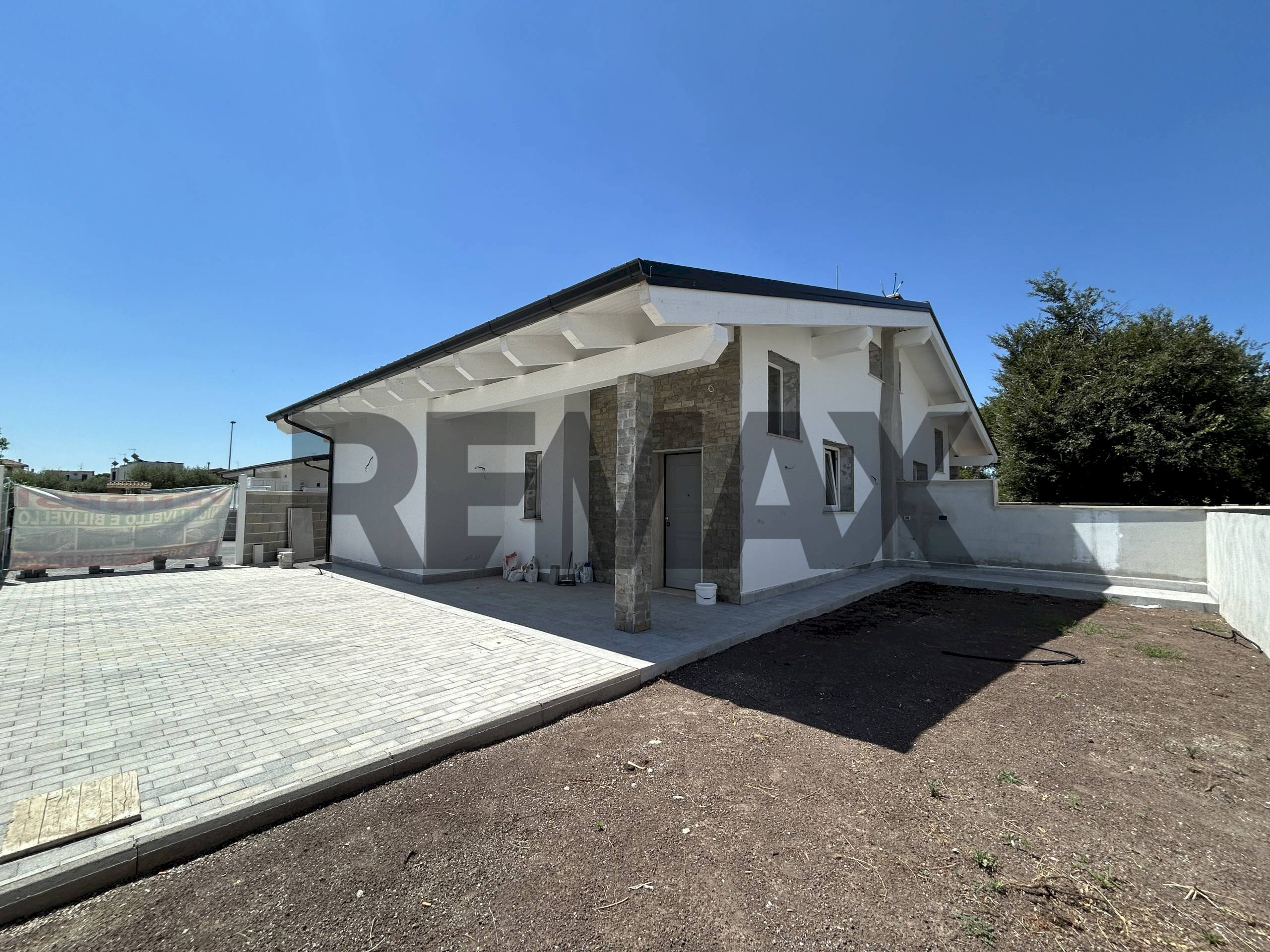 Terrazza - Casa semi indipendente Via Guardapasso
 
1, Aprilia - foto 1