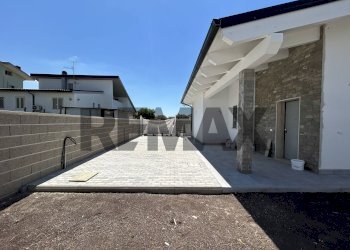 Terrazza - Casa semi indipendente Via Guardapasso
1, Aprilia - foto 8