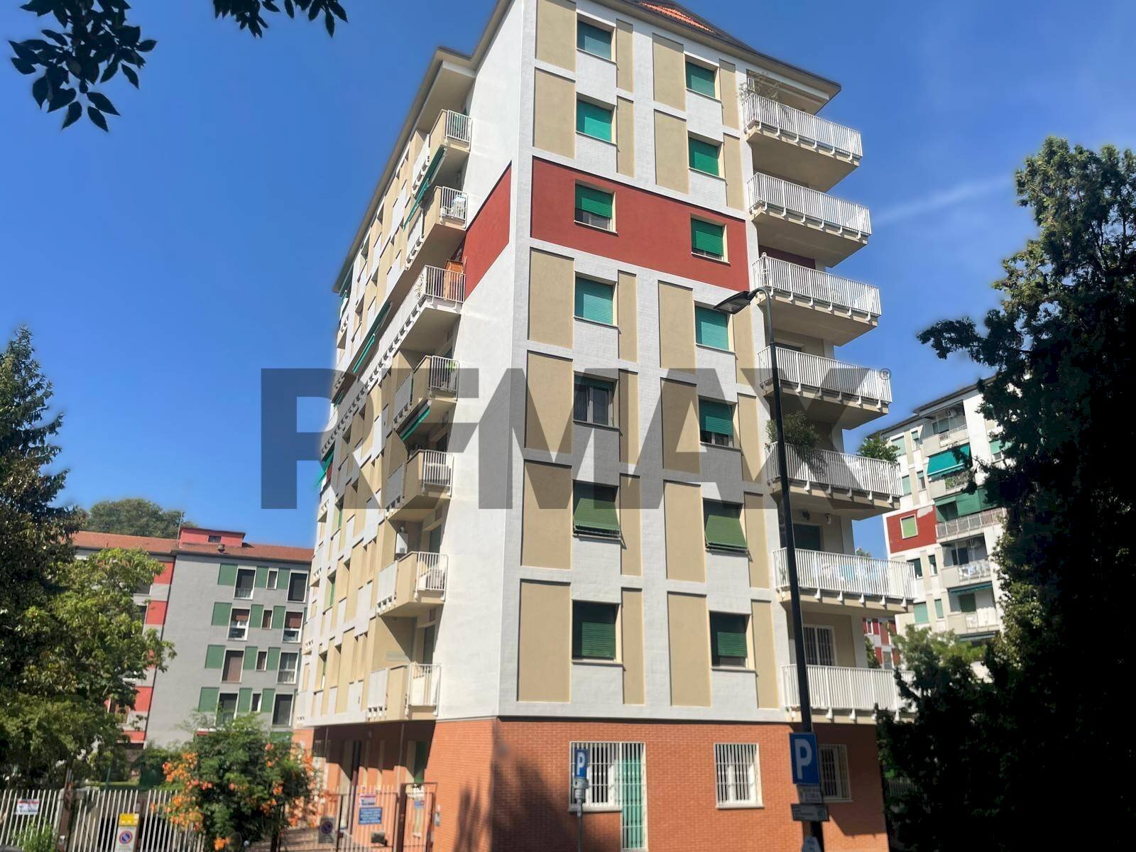 Edificio all\'aperto - Three-room apartment Via Gaetano Salvemini
 
-, Milano - photo 1