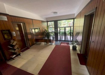 Ricezione / Lobby - Three-room apartment Via Gaetano Salvemini
 
-, Milano - photo 5