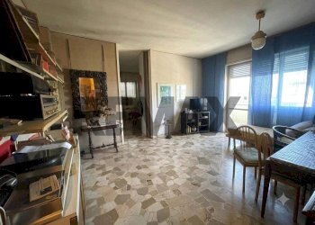 Sala da pranzo - Three-room apartment Via Gaetano Salvemini
 
-, Milano - photo 9