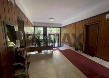 Ricezione / Lobby - Three-room apartment Via Gaetano Salvemini
 
-, Milano - photo 11