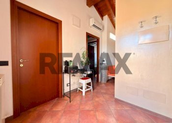 Hall / corridoio - Two-room apartment via Broletto
 
16, Bellinzago Lombardo - photo 8