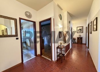 Hall / corridoio - Apartment Viale Carlo Alberto dalla Chiesa
 
12, Terrasini - photo 13