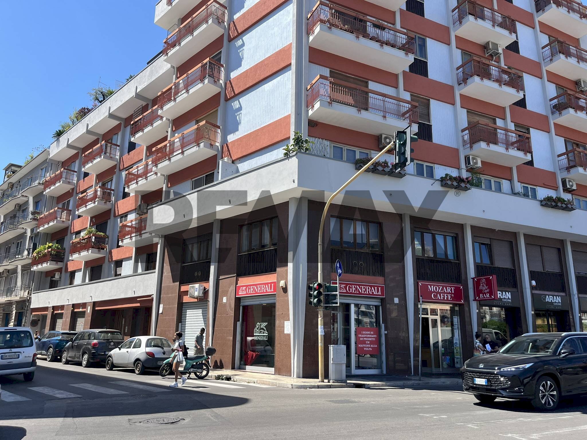 Edificio all\'aperto - Locale Commerciale Via Giuseppe Capruzzi
 
54, Bari - foto 1