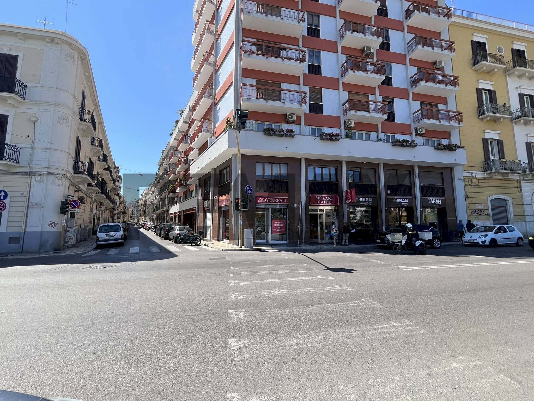 Edificio all\'aperto - Locale Commerciale Via Giuseppe Capruzzi
 
54, Bari - foto 2