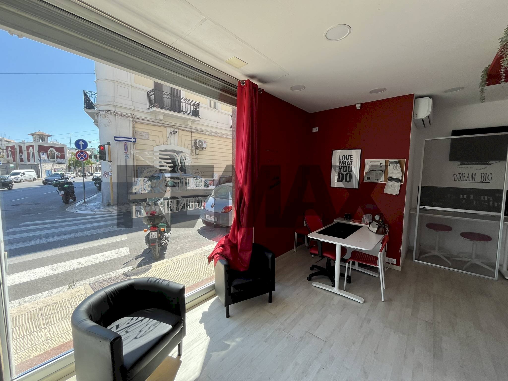 Sala da pranzo - Locale Commerciale Via Giuseppe Capruzzi
 
54, Bari - foto 3