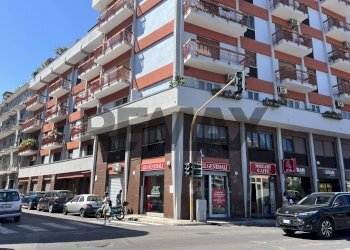 Edificio all\'aperto - Locale Commerciale Via Giuseppe Capruzzi
 
54, Bari - foto 1