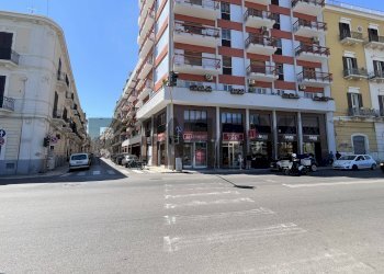 Edificio all\'aperto - Locale Commerciale Via Giuseppe Capruzzi
 
54, Bari - foto 2