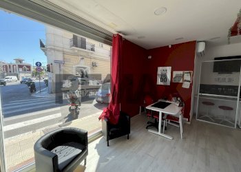 Sala da pranzo - Locale Commerciale Via Giuseppe Capruzzi
 
54, Bari - foto 3