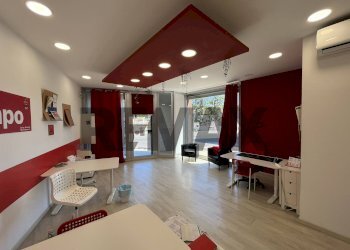 Soggiorno - Locale Commerciale Via Giuseppe Capruzzi
 
54, Bari - foto 7