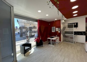 Sala da pranzo - Locale Commerciale Via Giuseppe Capruzzi
 
54, Bari - foto 9