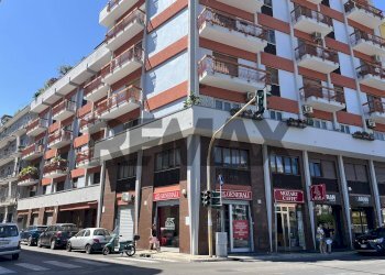Edificio all\'aperto - Locale Commerciale Via Giuseppe Capruzzi
 
54, Bari - foto 12