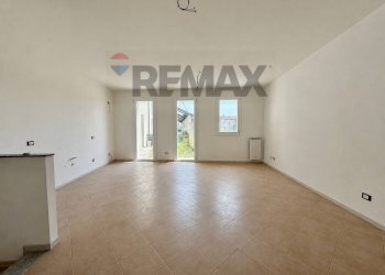 Stanza vuota - Monolocale Via dosso Baroardo
 
31, Castelverde - foto 3