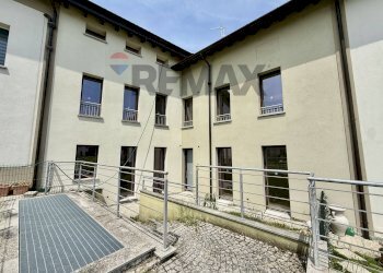 Edificio all\'aperto - Monolocale Via dosso Baroardo
 
31, Castelverde - foto 13