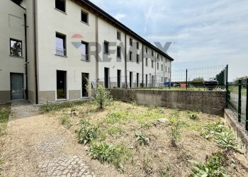 Edificio all\'aperto - Monolocale Via dosso Baroardo
 
31, Castelverde - foto 17