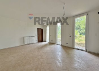 Stanza vuota - Trilocale Via dosso Baroardo
 
31, Castelverde - foto 2