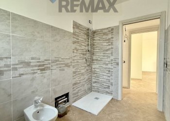 Bagno - Trilocale Via dosso Baroardo
 
31, Castelverde - foto 7