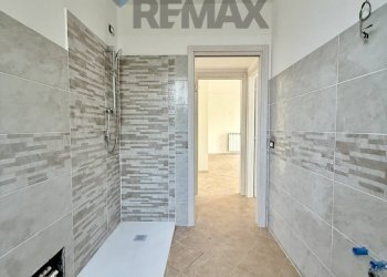 Bagno - Trilocale Via dosso Baroardo
 
31, Castelverde - foto 8