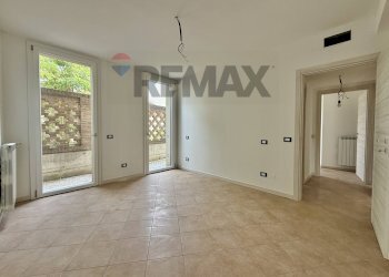 Stanza vuota - Trilocale Via dosso Baroardo
 
31, Castelverde - foto 9