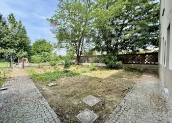Giardino - Trilocale Via dosso Baroardo
 
31, Castelverde - foto 21