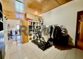 Cabina armadio - Semi-detached house Piazza Libertà
 
5, Paderno Ponchielli - photo 17