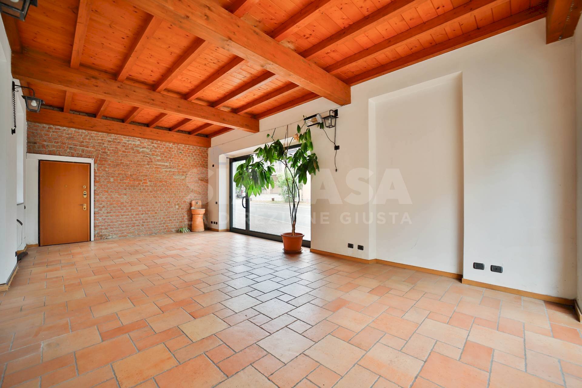Foto 2 - Negozio Vicolo S. Ambrogio, Ronco Briantino - foto 2