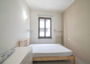 camera - Three-room apartment Via Alberoni
111, Piacenza - photo 9