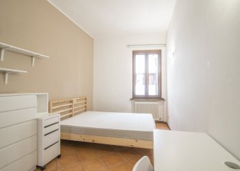 camera - Three-room apartment Via Alberoni
111, Piacenza - photo 11
