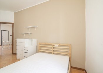 camera - Three-room apartment Via Alberoni
111, Piacenza - photo 15