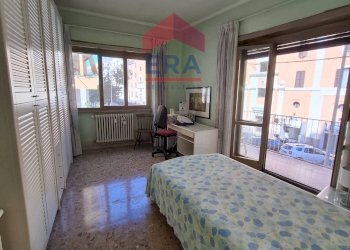 camera da letto - Quadrilocale via VETURIA
32, Roma - foto 21