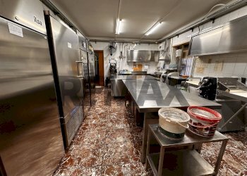 Cucina - Cafeteria - Cold Bar Via Pasquale Rossi
 
142, Cosenza - photo 12