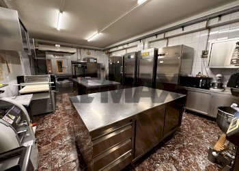 Cucina - Cafeteria - Cold Bar Via Pasquale Rossi
 
142, Cosenza - photo 14