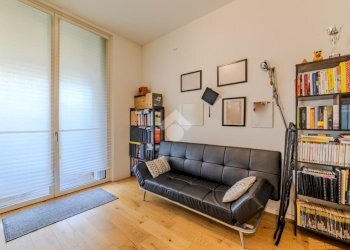 Four-room apartment Viale Giovanni Suzzani, Milano (neighborhood Bicocca) - photo 23