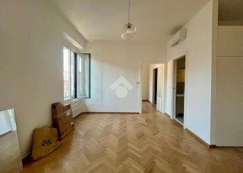 Three-room apartment Via Giulio Uberti, Milano (neighborhood Indipendenza) - photo 1