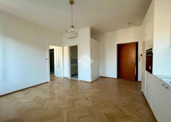 Three-room apartment Via Giulio Uberti, Milano (neighborhood Indipendenza) - photo 2