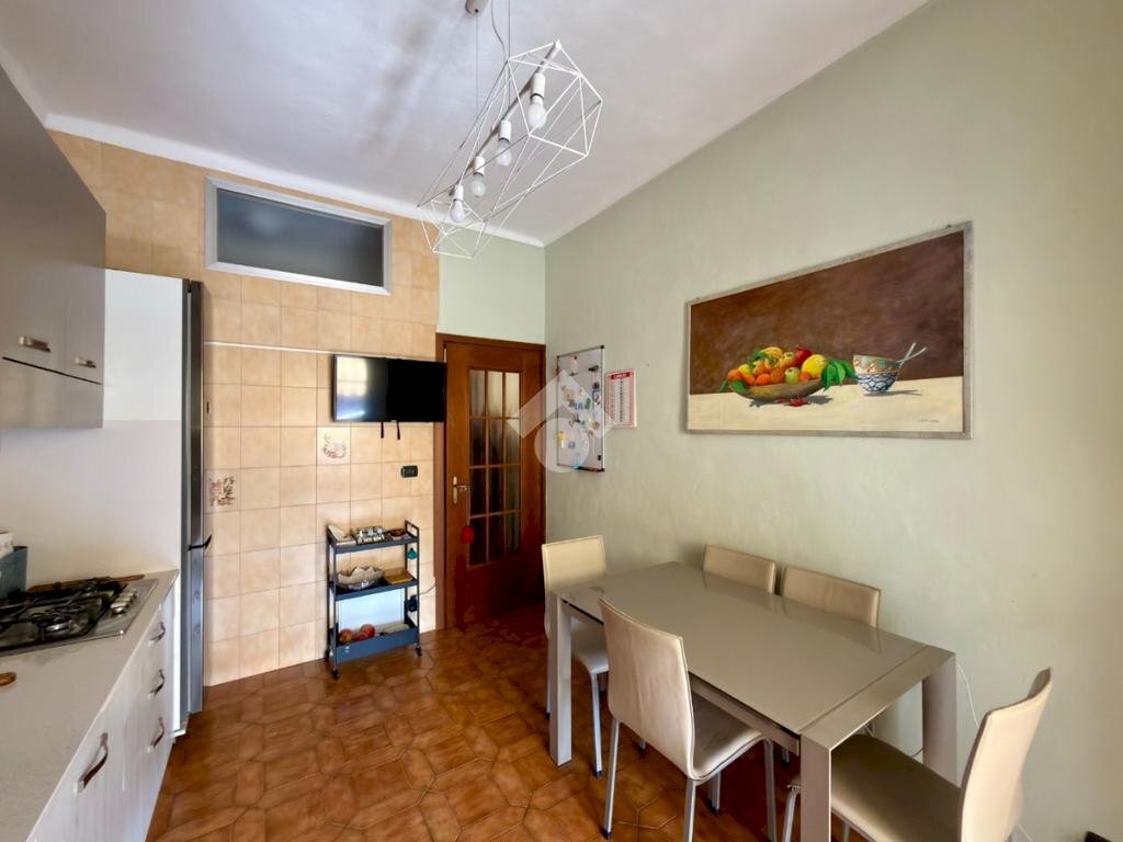 Three-room apartment Via Francesco Baracca, Torino (neighborhood Borgo Vittoria) - photo 2