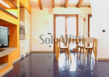 Soggiorno con cucina a vista - Three-room apartment via Filippo Turati 33, Limbiate - photo 1