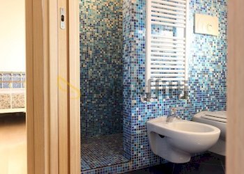 Bagno con doccia - Three-room apartment via Filippo Turati 33, Limbiate - photo 16