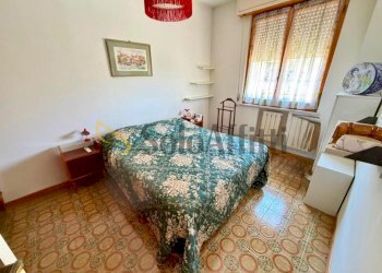CAMERA 2 - Three-room apartment Viale Guglielmo Marconi 336, Alba Adriatica - photo 5