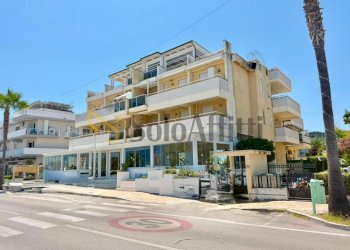 ESTERNO - Three-room apartment Viale Guglielmo Marconi 336, Alba Adriatica - photo 16