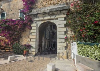 1 - Trilocale Via Giuseppe Garibaldi 28, Ventimiglia - foto 9