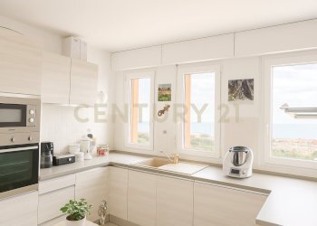 cucina finestre - Four-room apartment Viale Regina Margherita snc, Piombino - photo 5