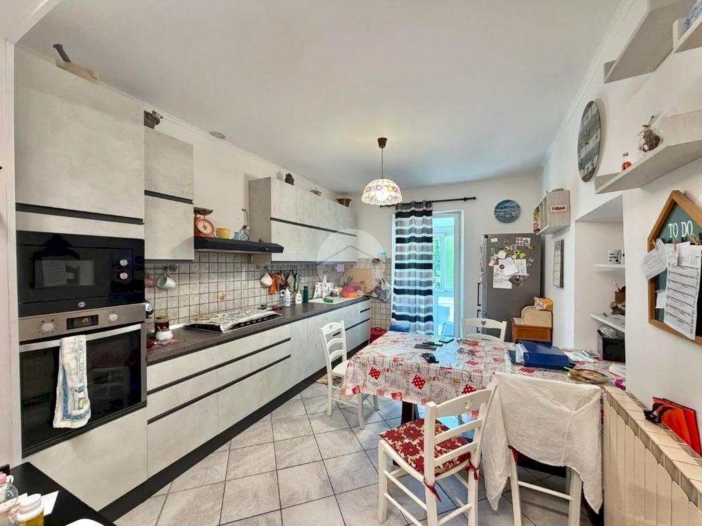 Four-room apartment Via Santuario, Savona (neighborhood Santuario) - photo 2